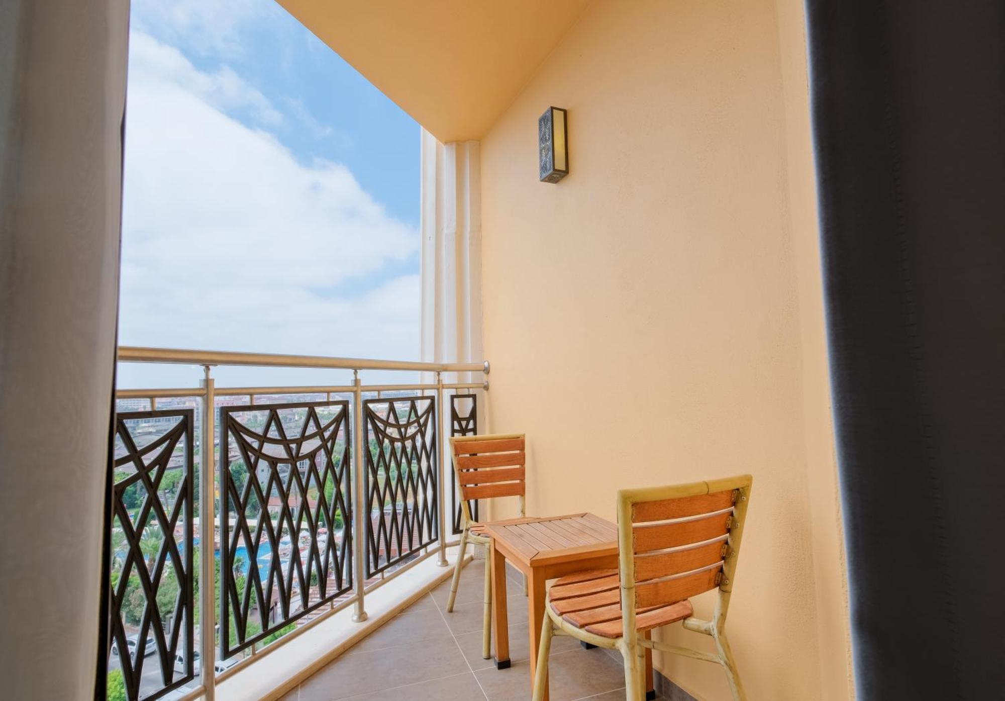 Villa Side Residence